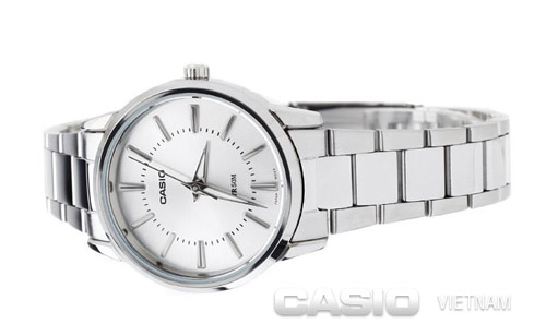 Đồng hồ Casio LTP-1303D-7AVDF Mặt kính khoáng chống va đập cao 